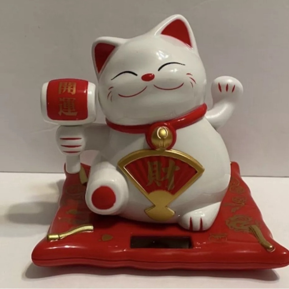 Solar powered White money Lucky cat with Lucky hammer Hand Waving figuire, 5.5”H